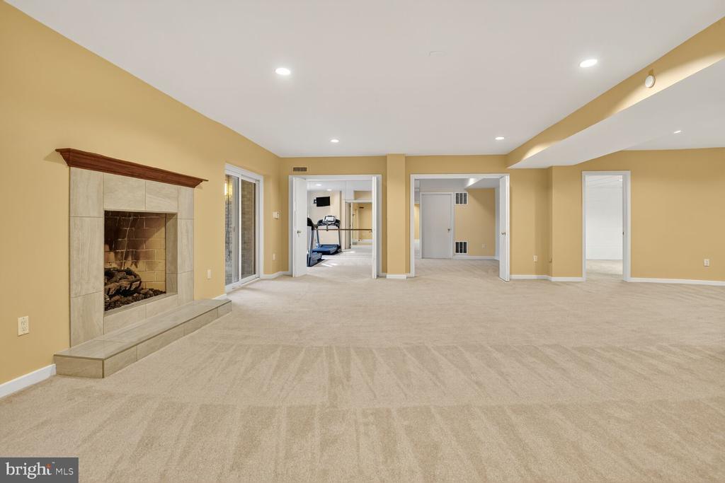9209 VENDOME DRIVE