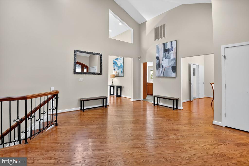 9209 VENDOME DRIVE