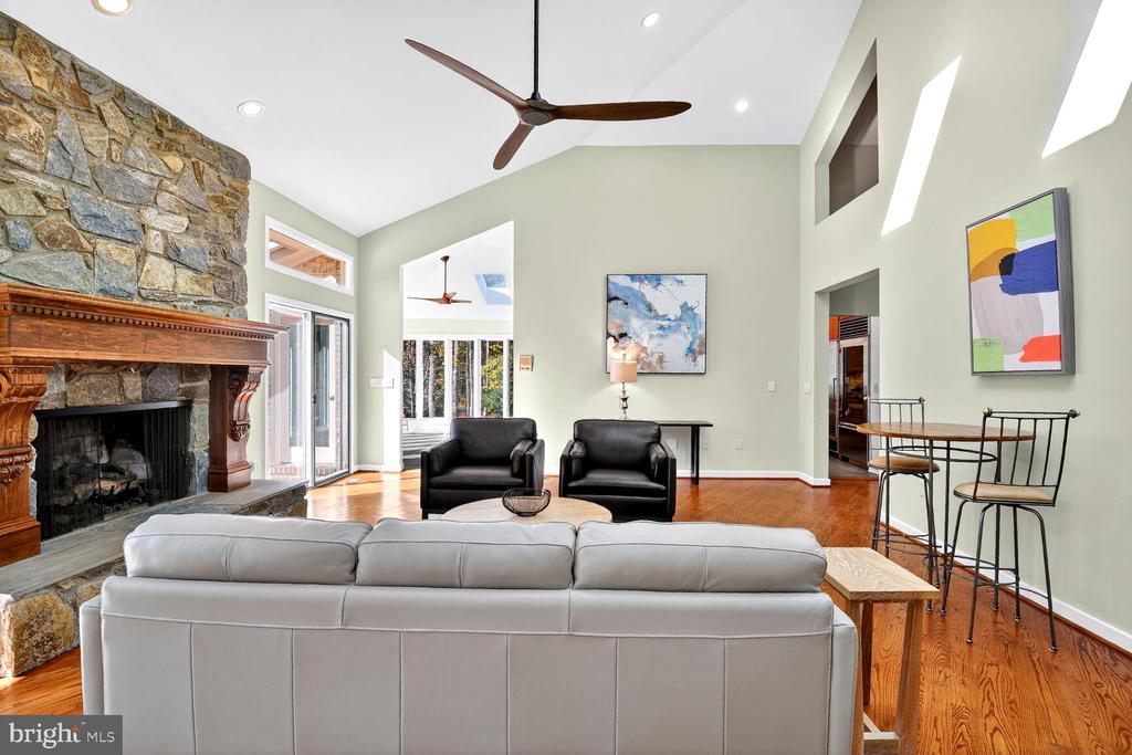 9209 VENDOME DRIVE