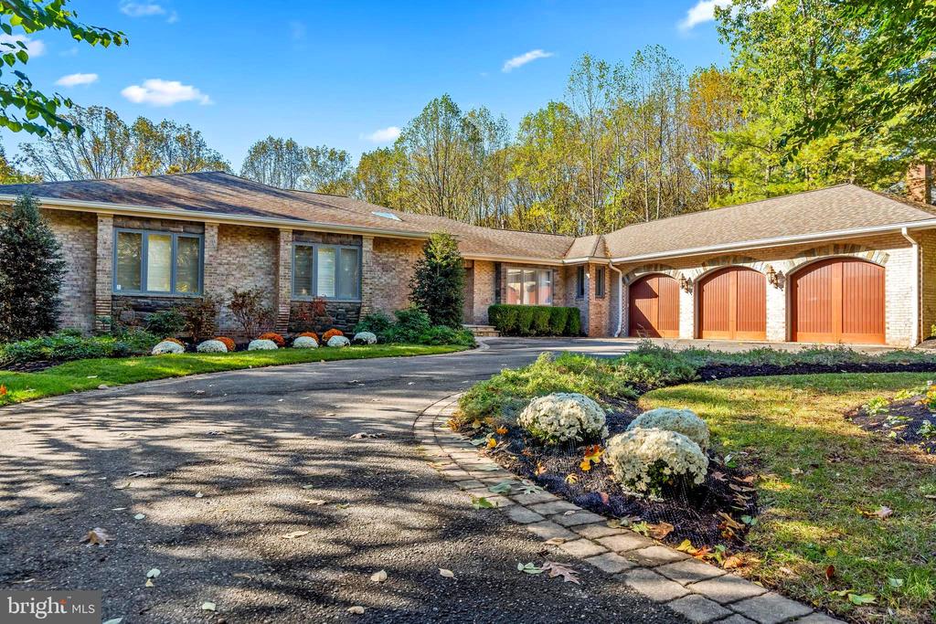 9209 VENDOME DRIVE