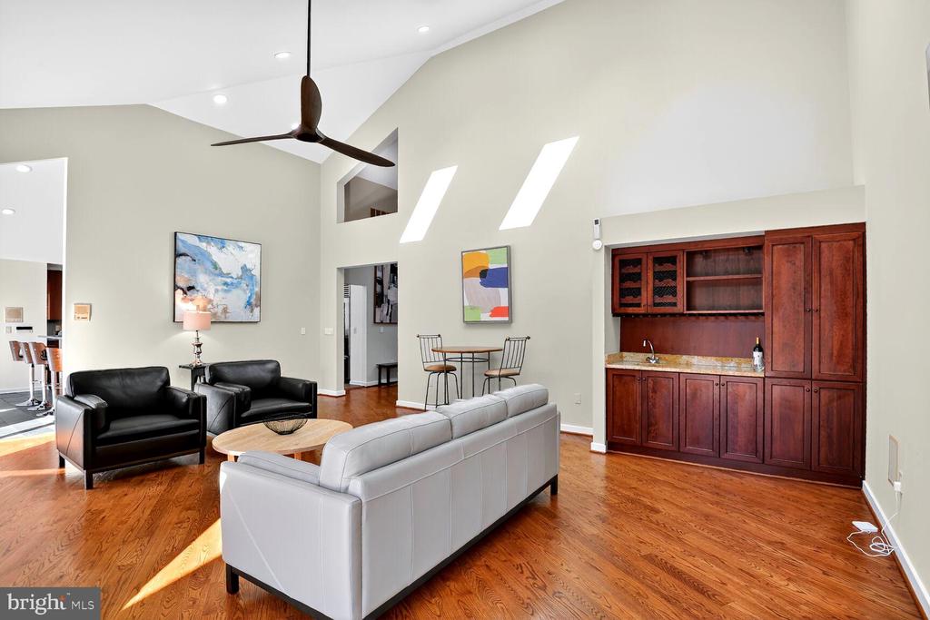 9209 VENDOME DRIVE