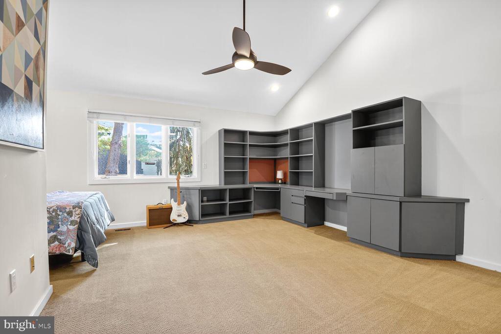 9209 VENDOME DRIVE