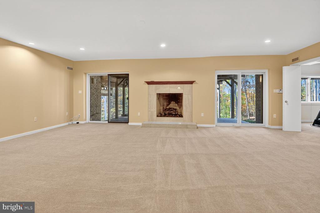 9209 VENDOME DRIVE