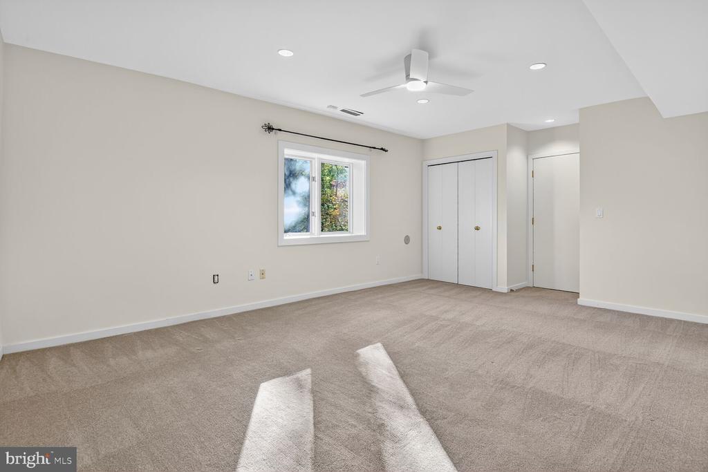 9209 VENDOME DRIVE