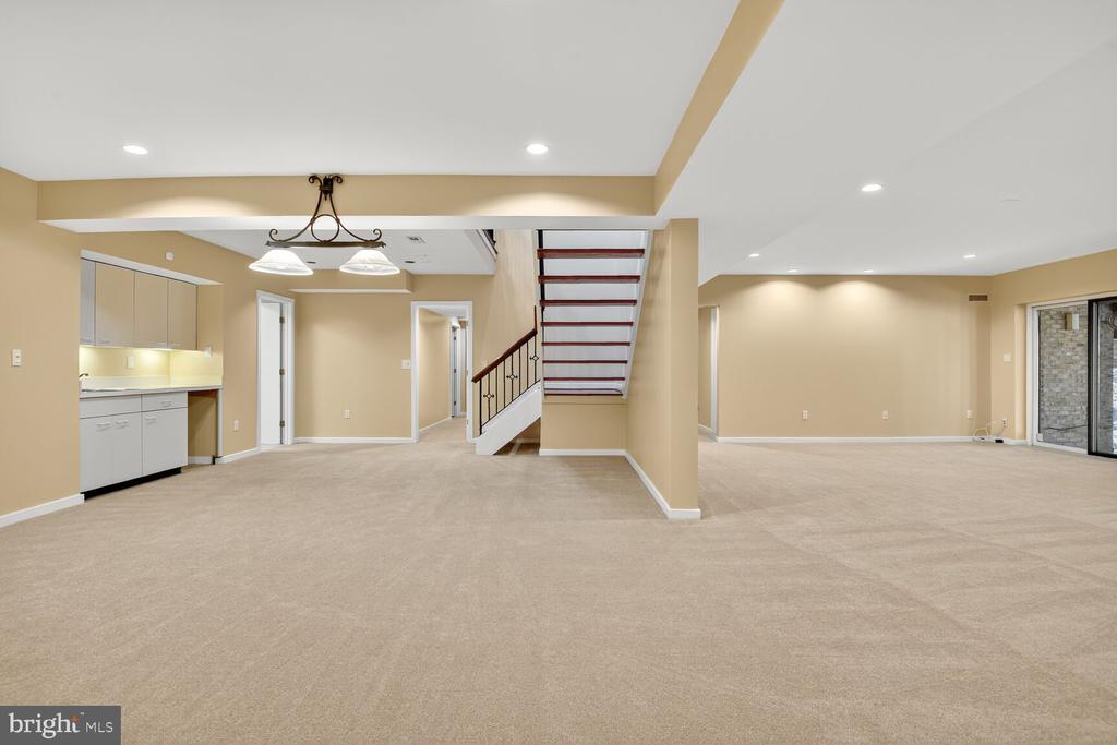9209 VENDOME DRIVE