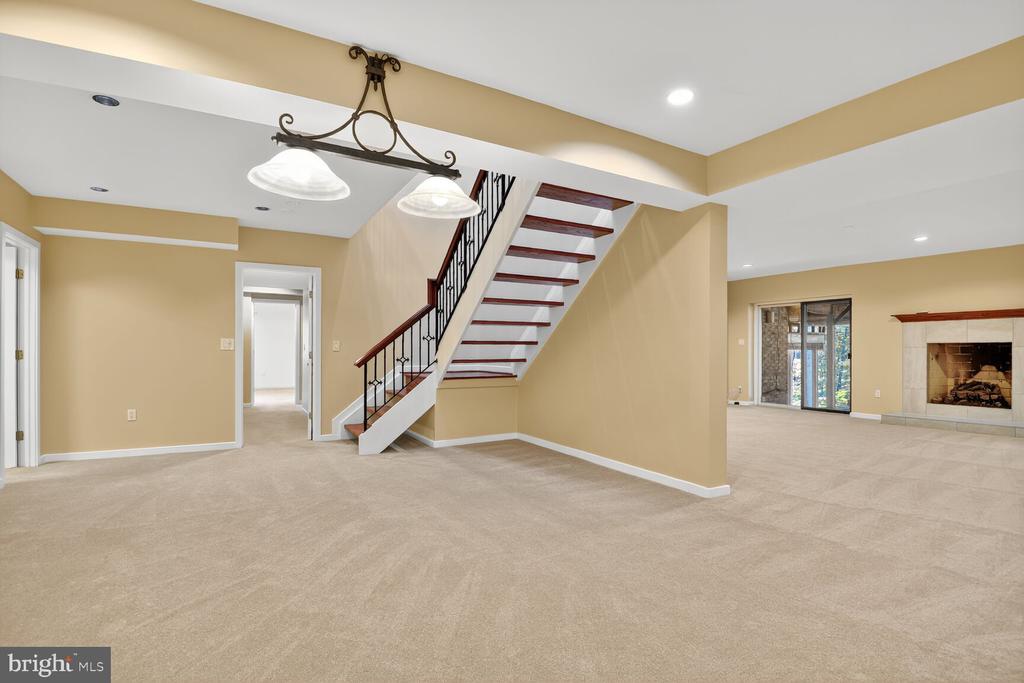 9209 VENDOME DRIVE