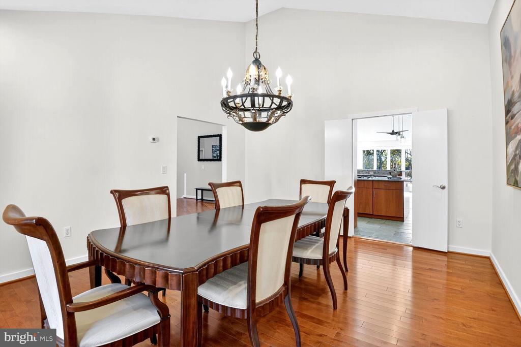 9209 VENDOME DRIVE