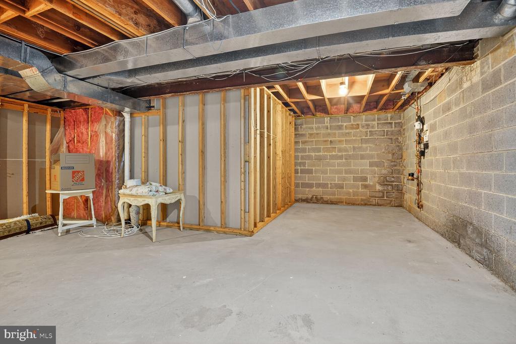 9209 VENDOME DRIVE