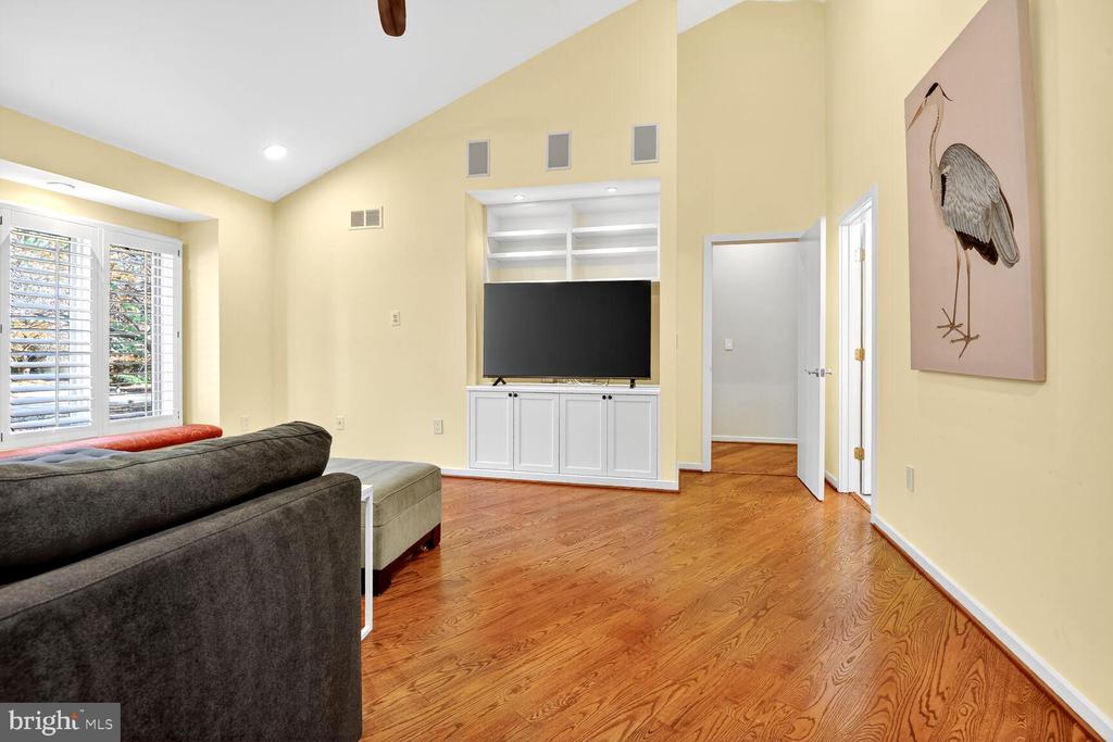 9209 VENDOME DRIVE