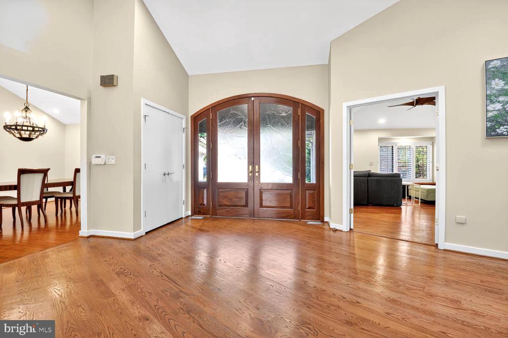 9209 VENDOME DRIVE