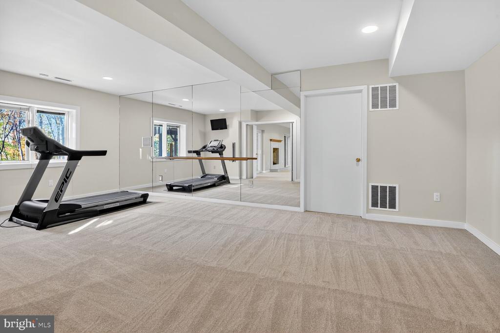 9209 VENDOME DRIVE
