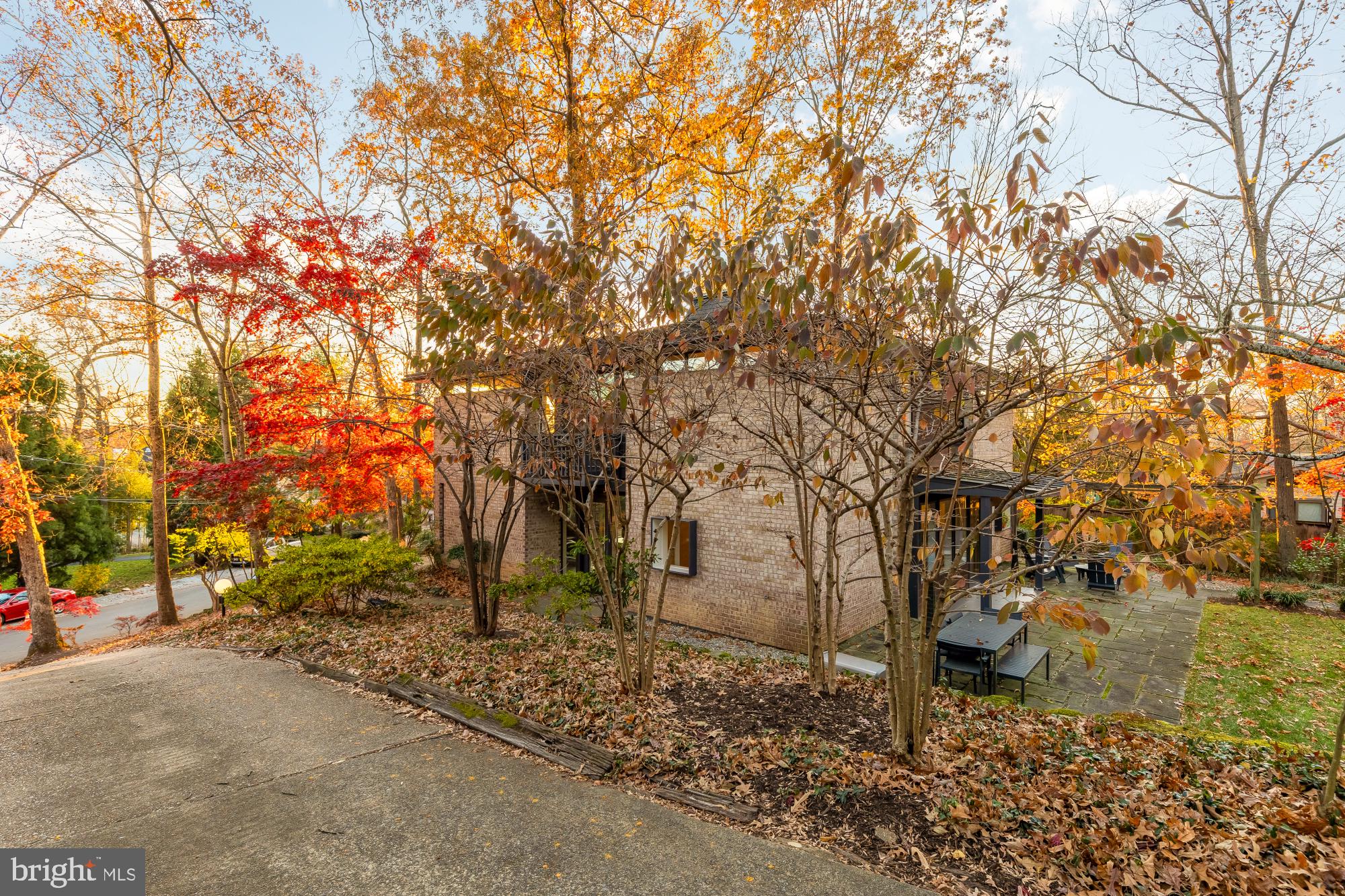 5420 MOHICAN ROAD