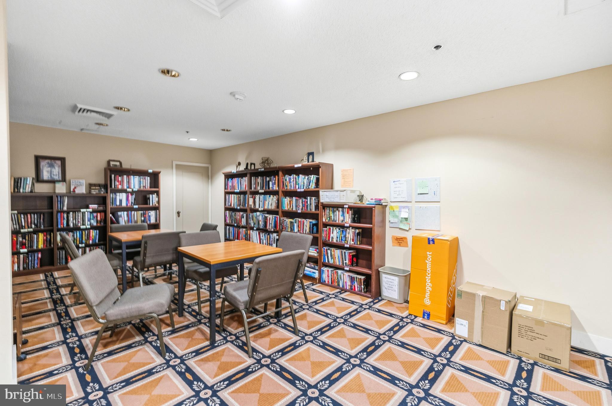 5800 NICHOLSON LANE 1-201