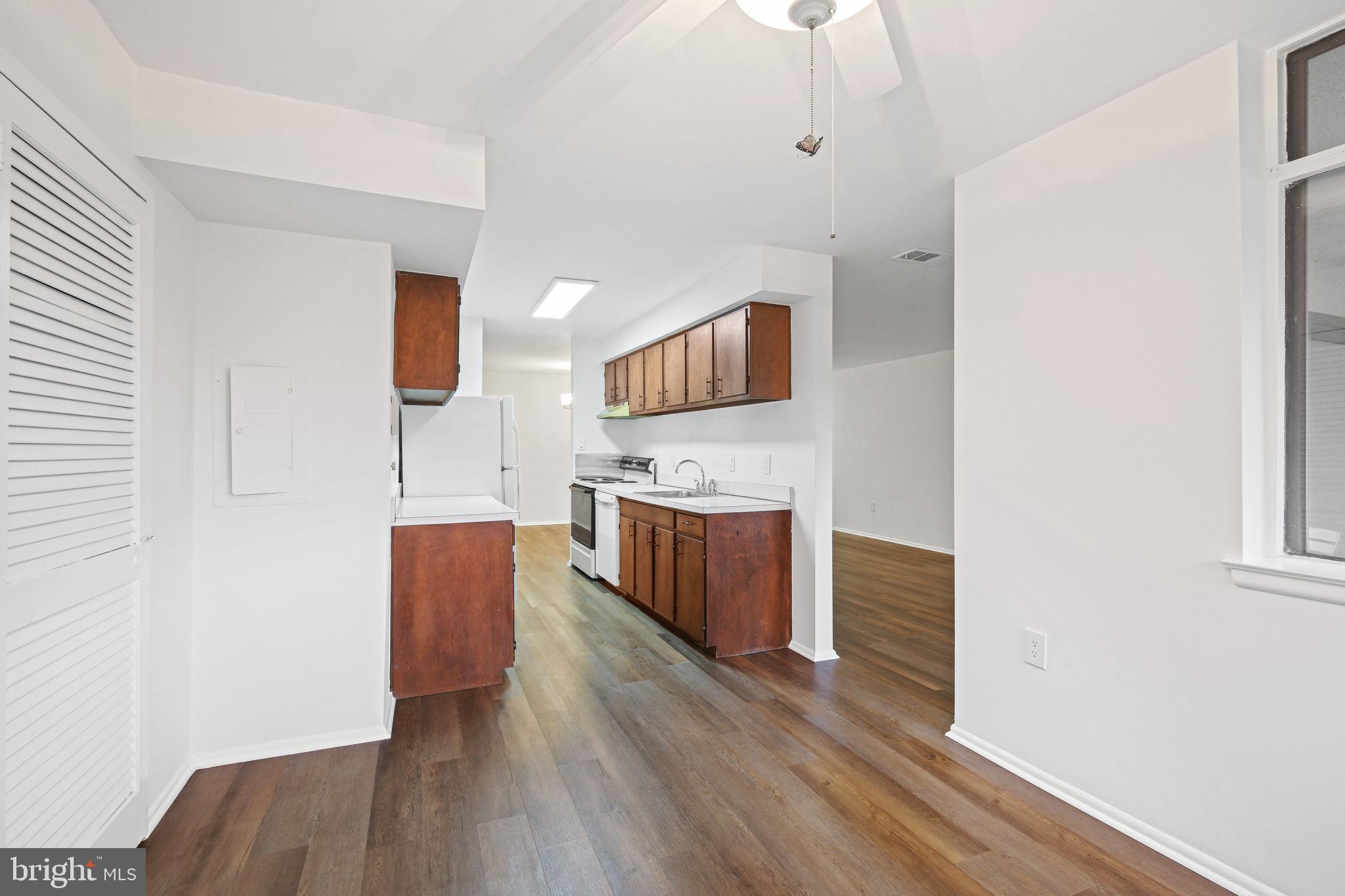 411 CHRISTOPHER AVENUE 33