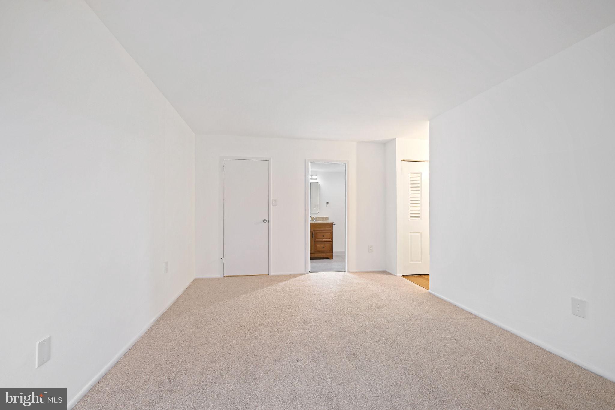 411 CHRISTOPHER AVENUE 33