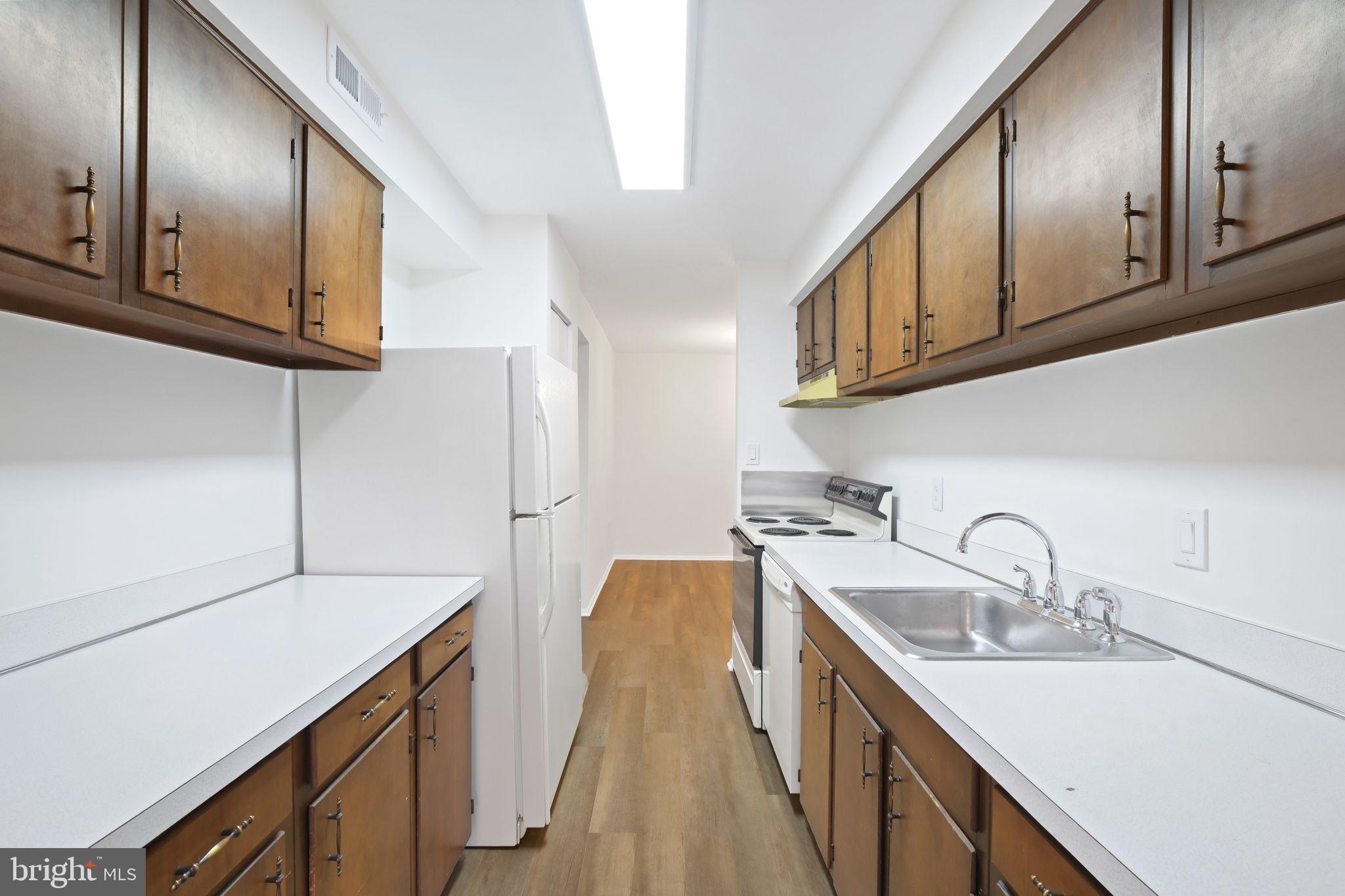 411 CHRISTOPHER AVENUE 33