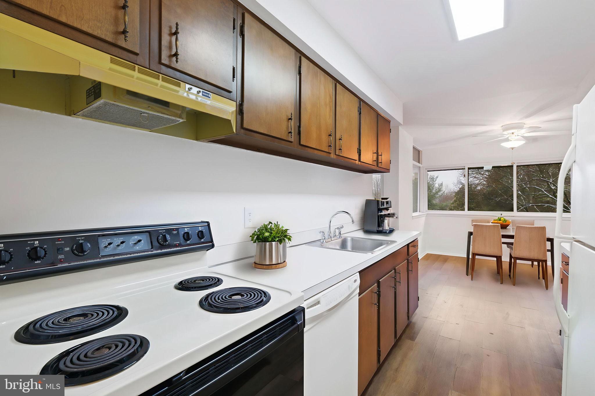 411 CHRISTOPHER AVENUE 33
