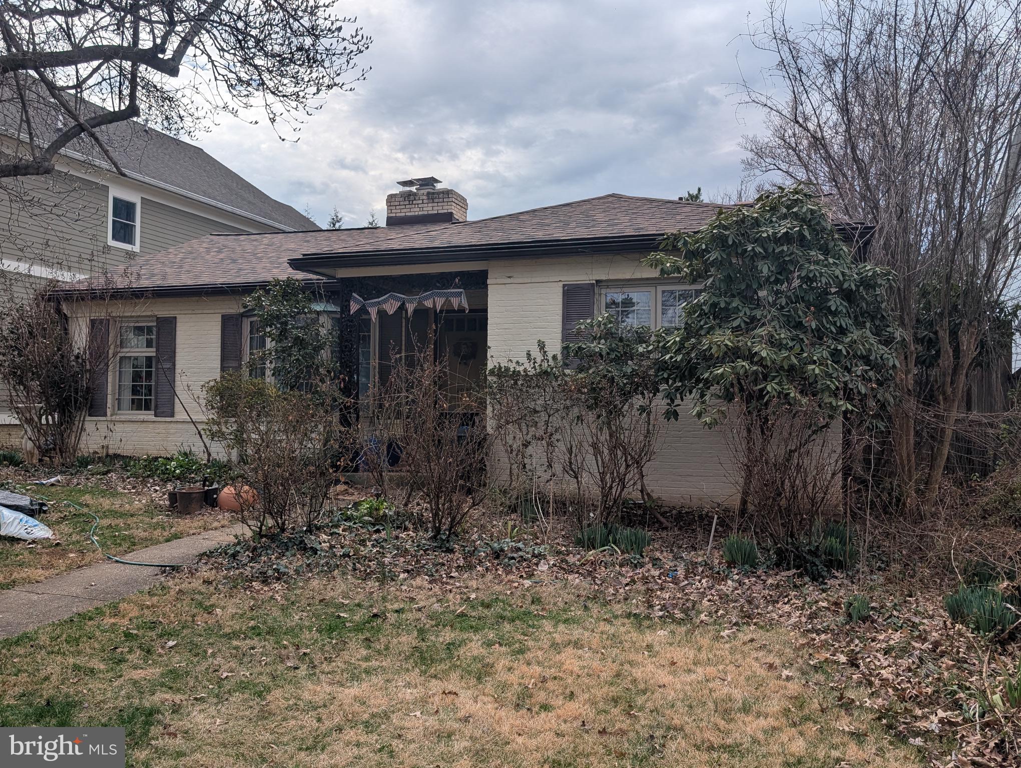 8932 BRADMOOR DRIVE