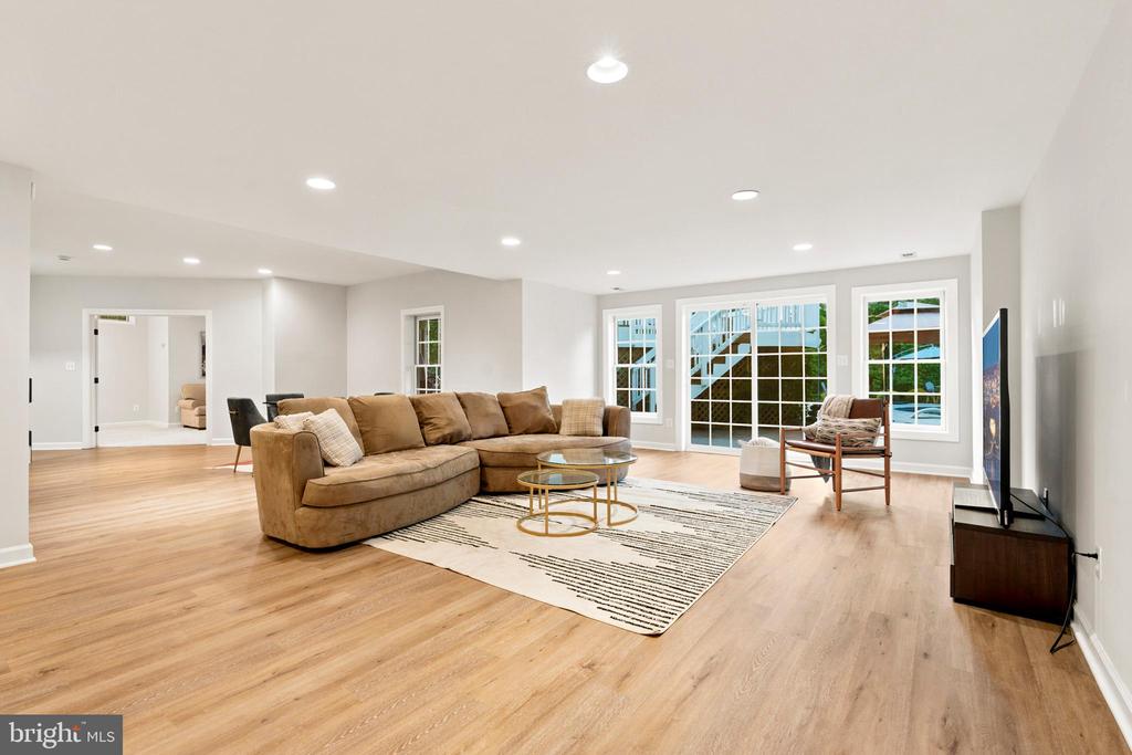 9313 HARRISONS FARM WAY