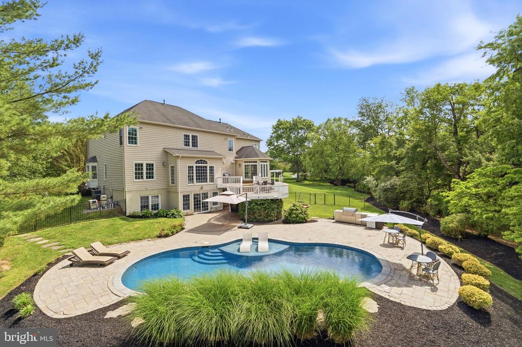 9313 HARRISONS FARM WAY