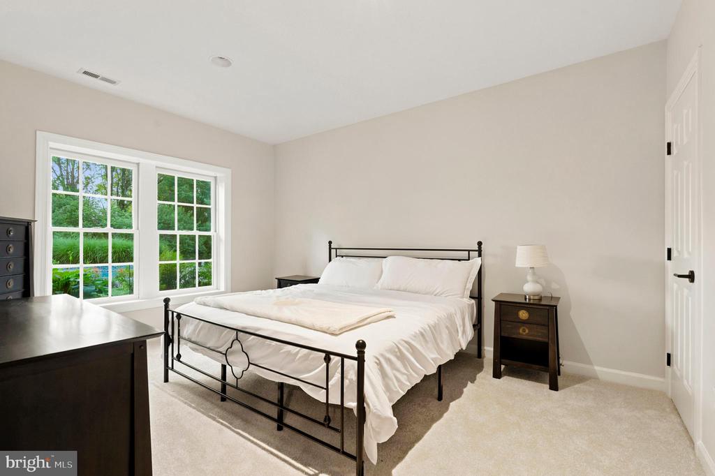 9313 HARRISONS FARM WAY