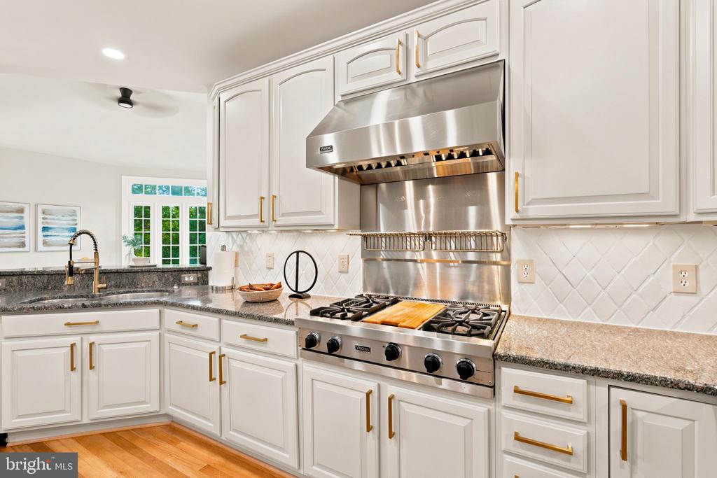 9313 HARRISONS FARM WAY
