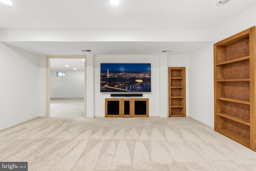 22409 BROOK POINT WAY