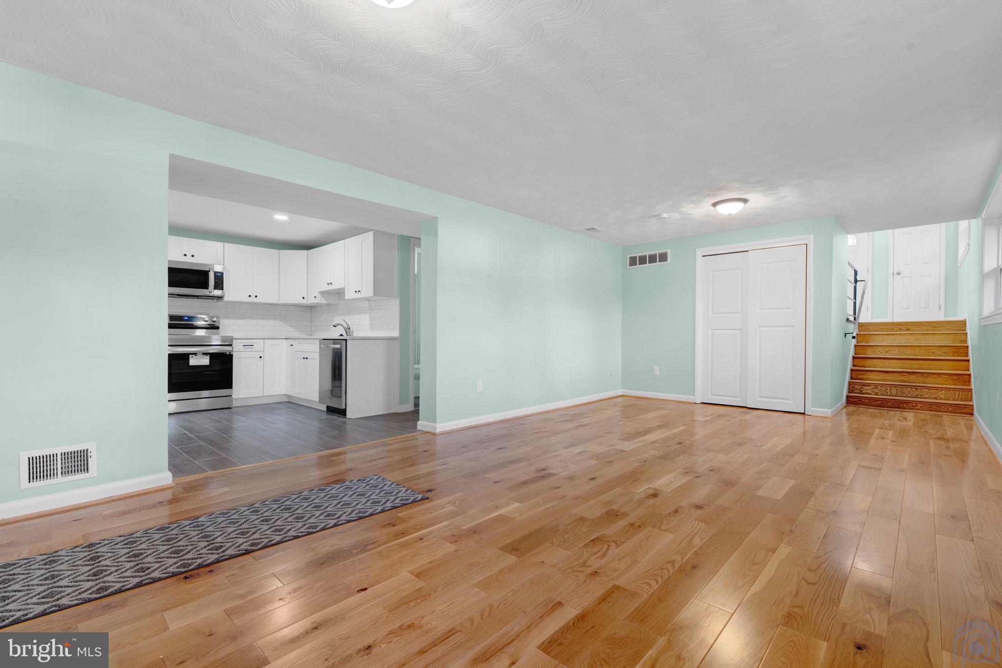 5604 DEVON COURT