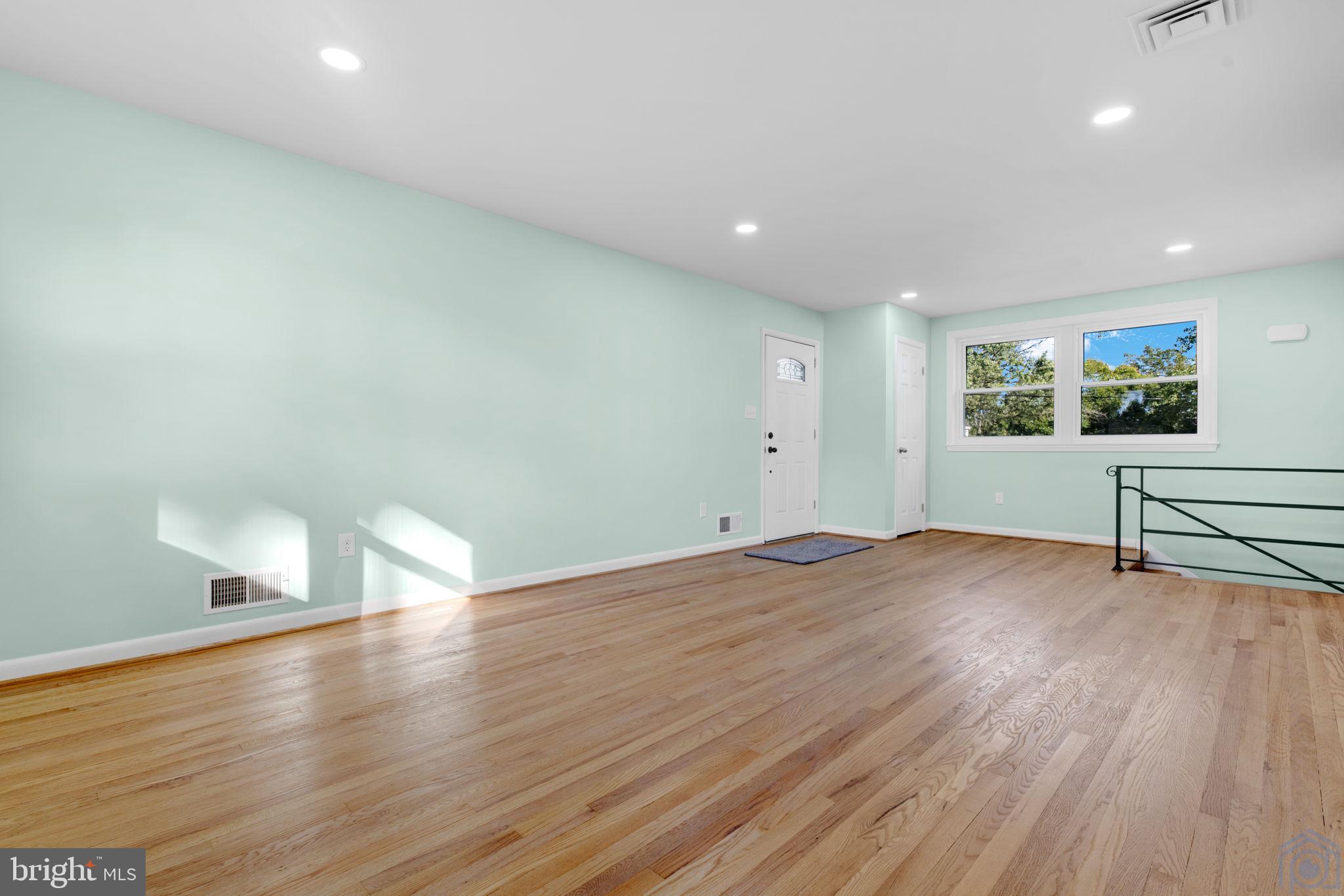 5604 DEVON COURT