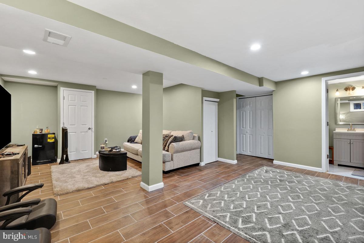 3405 WOODRIDGE COURT