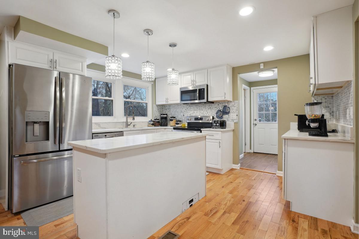 3405 WOODRIDGE COURT