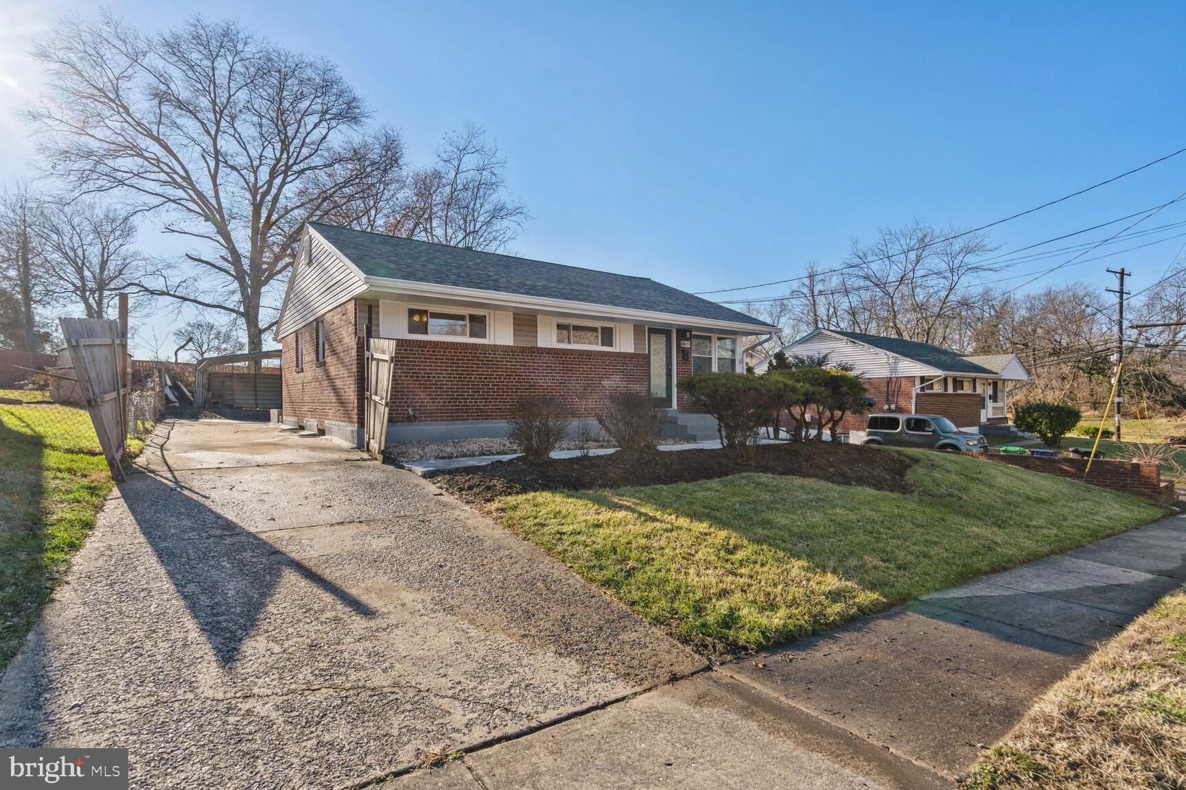 6403 COUNTRY CLUB COURT