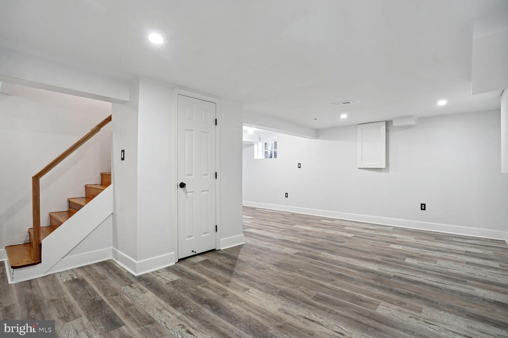6403 COUNTRY CLUB COURT