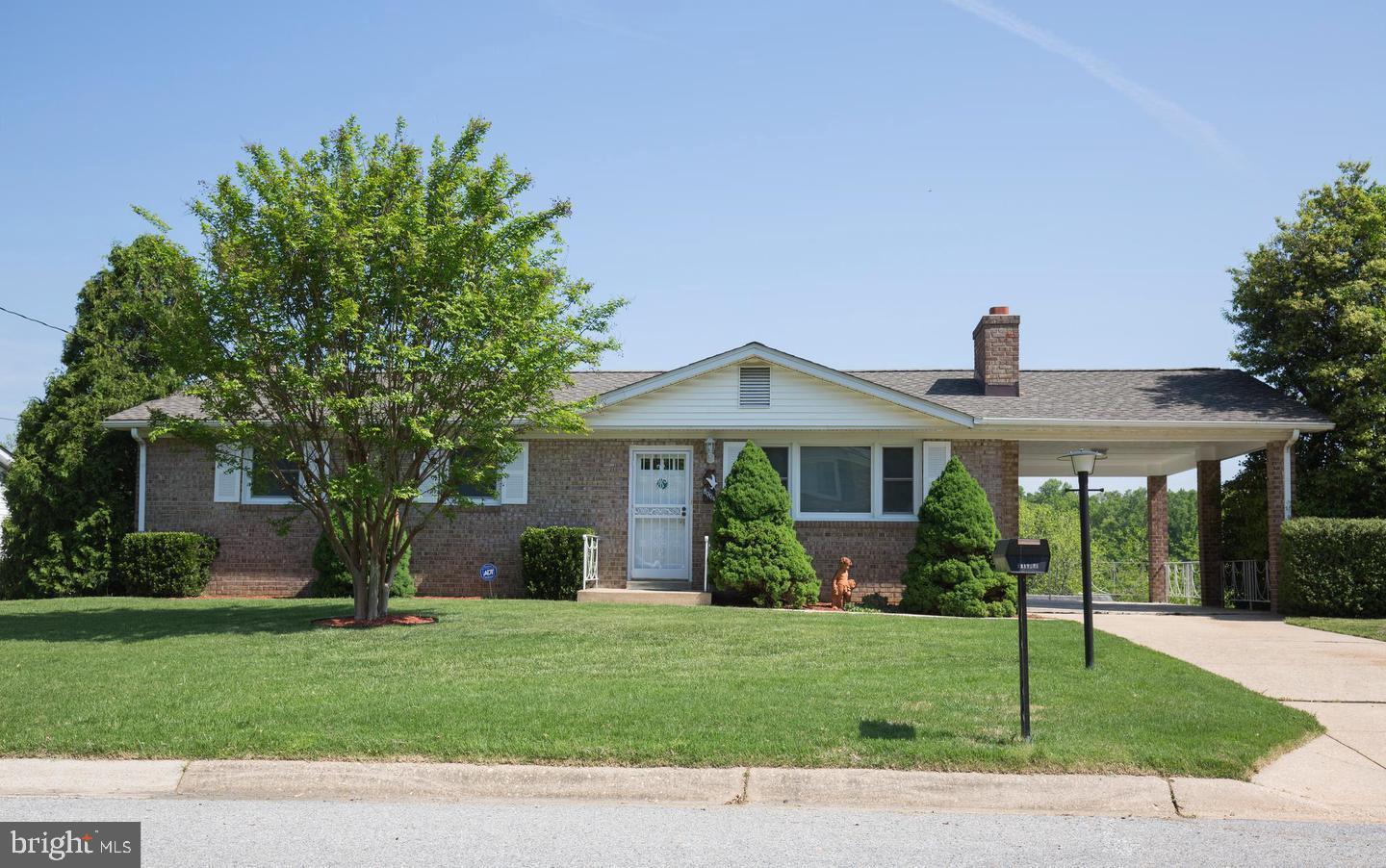 8004 DANIEL DRIVE