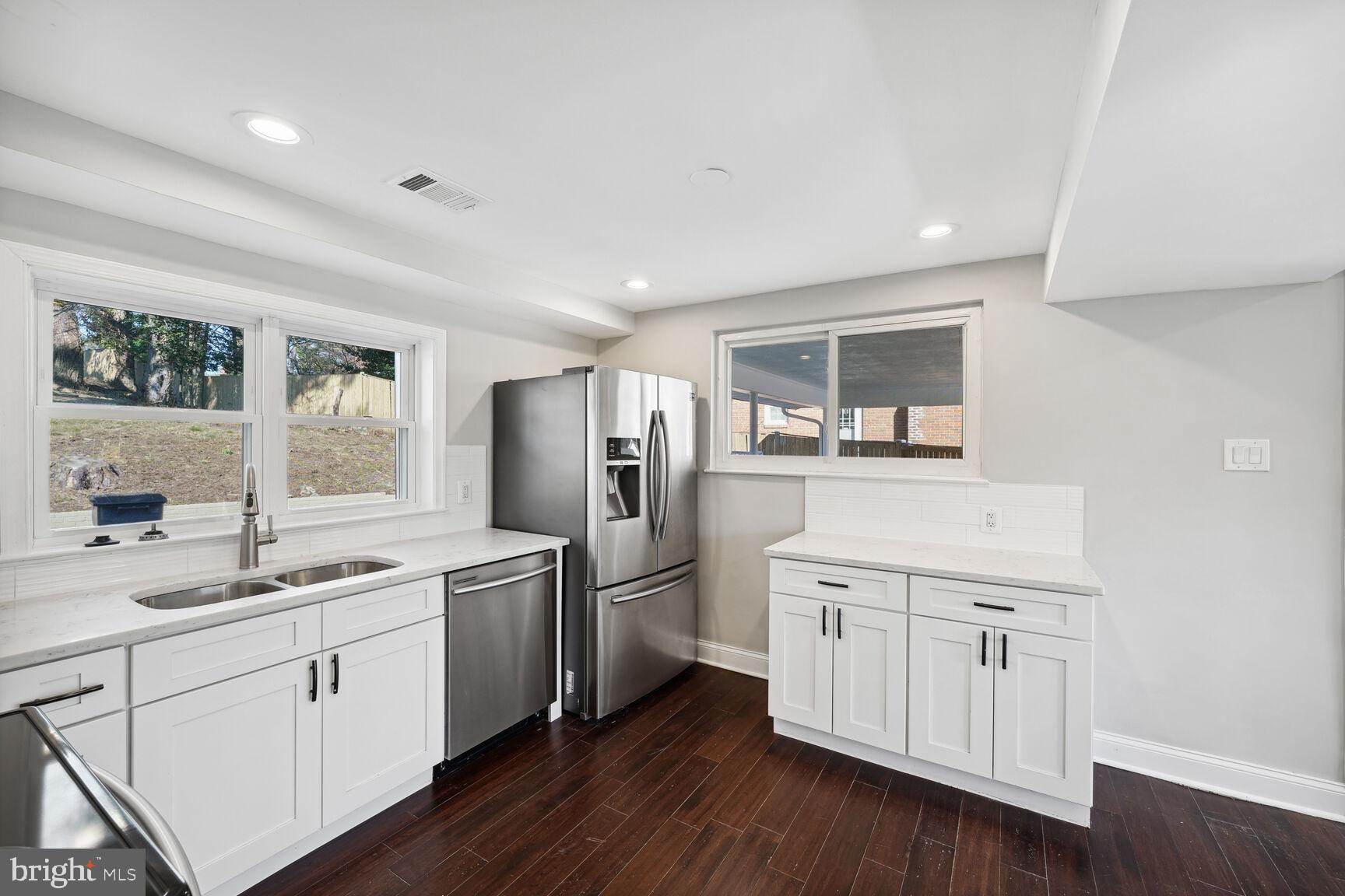 5404 CHESTERFIELD DRIVE