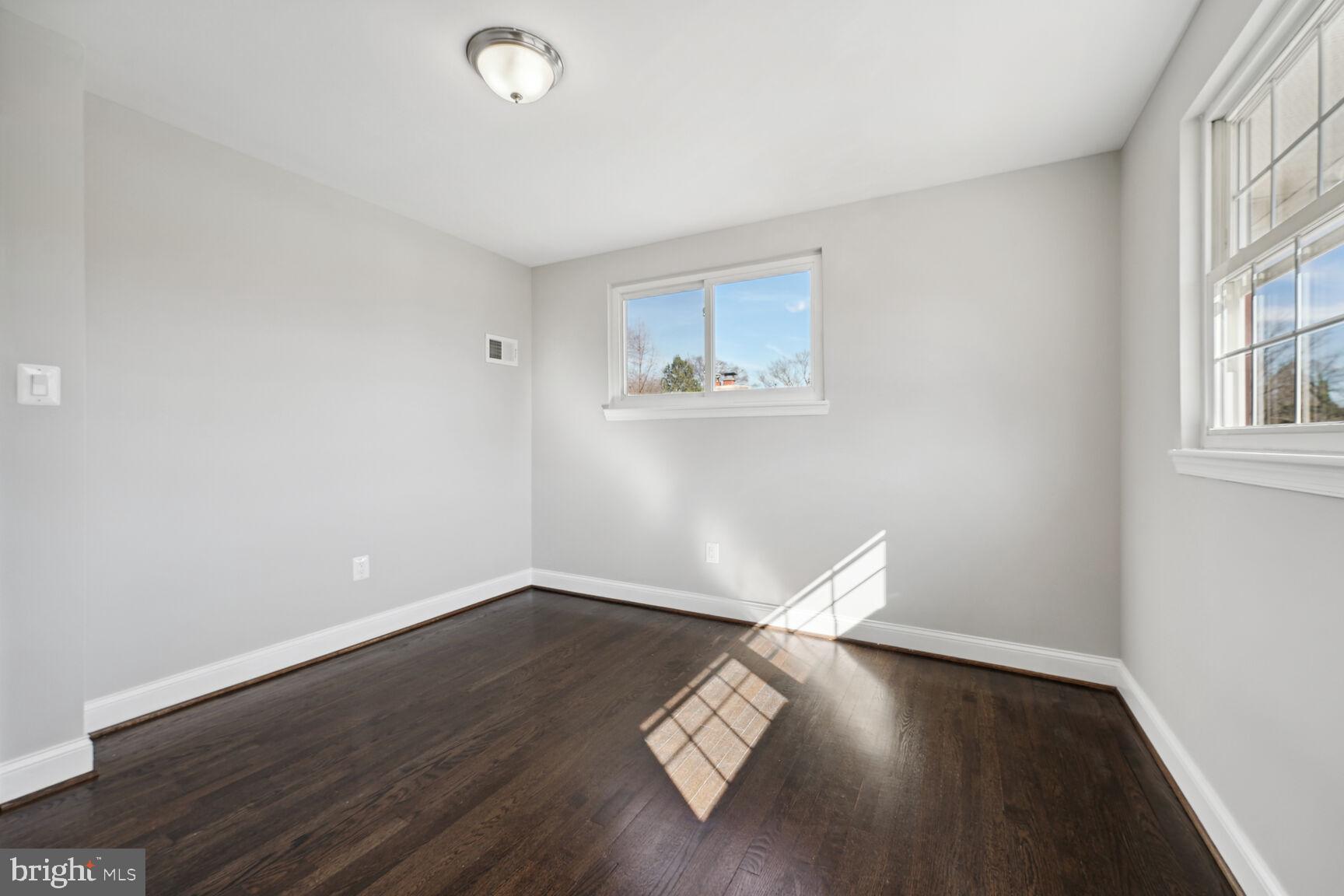 5404 CHESTERFIELD DRIVE