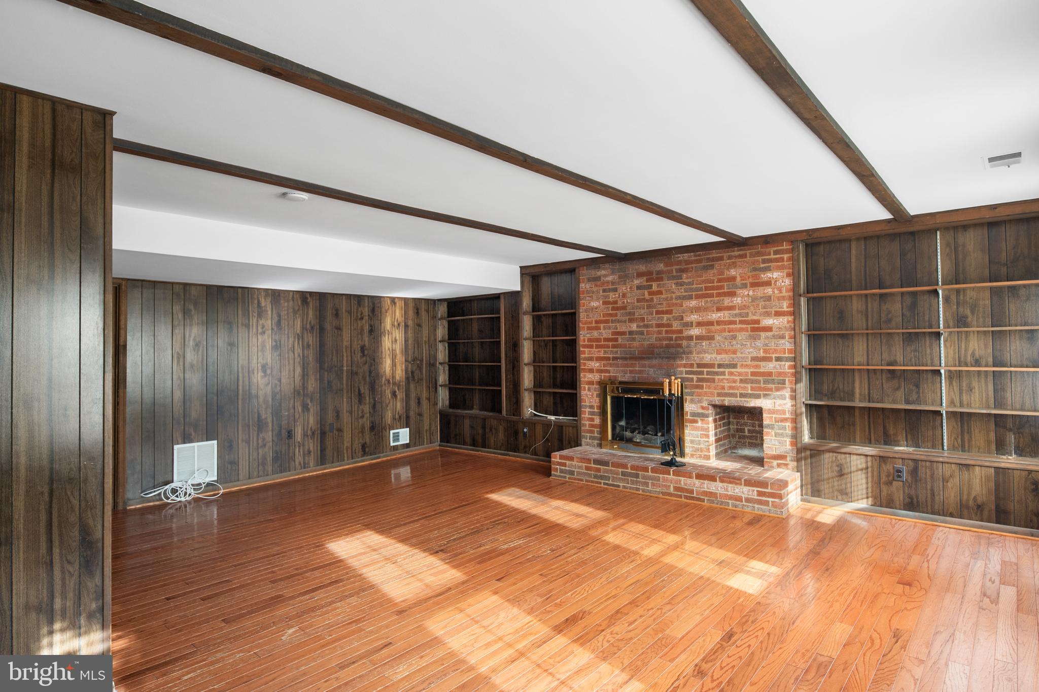 7013 WREN LANE