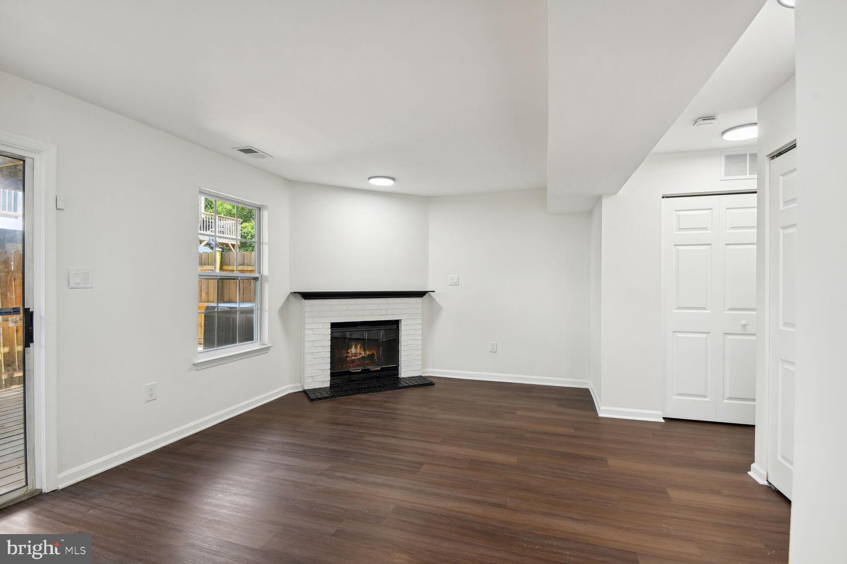 14825 LONDON LANE