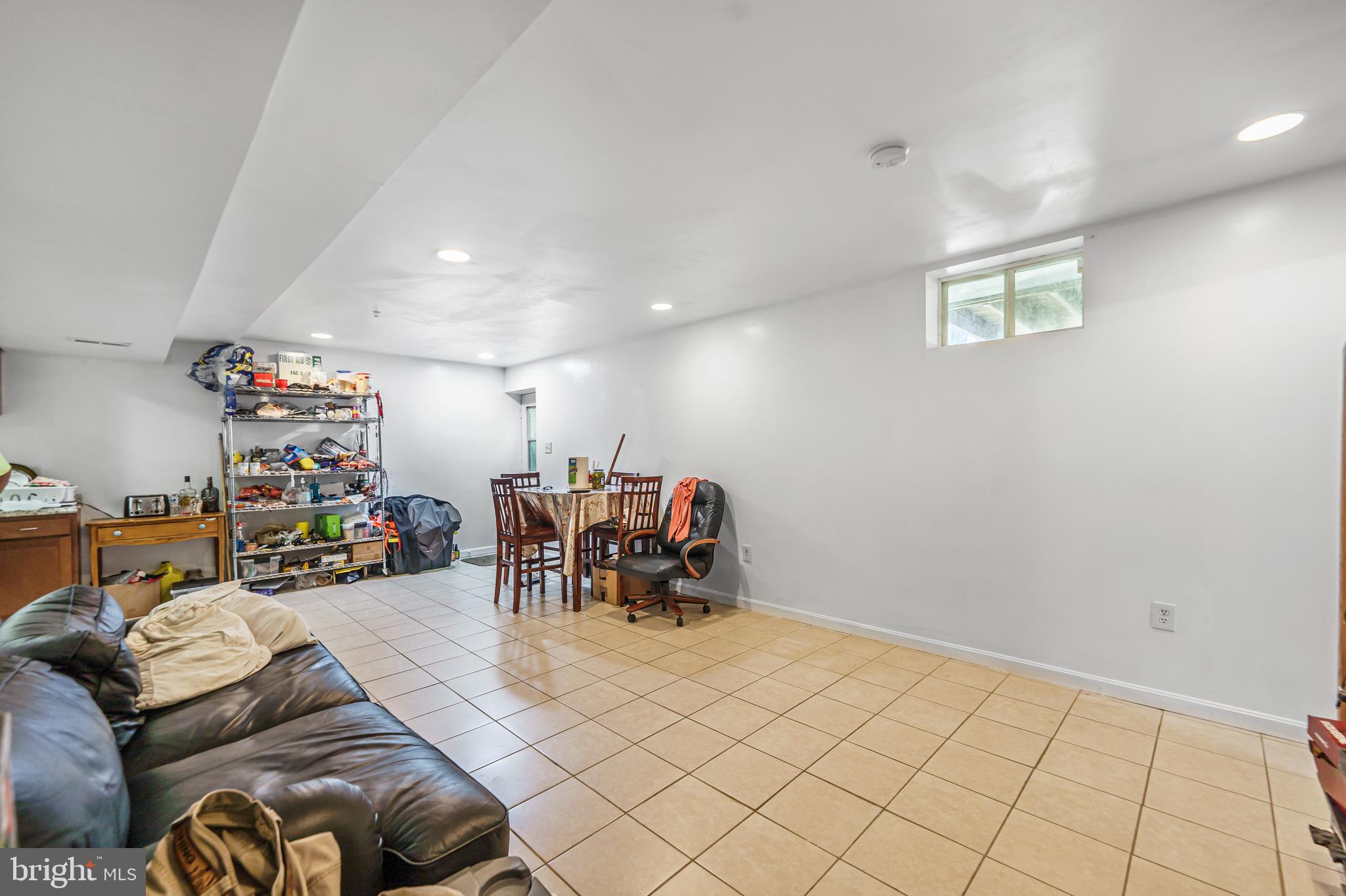 2000 THYRRING COURT