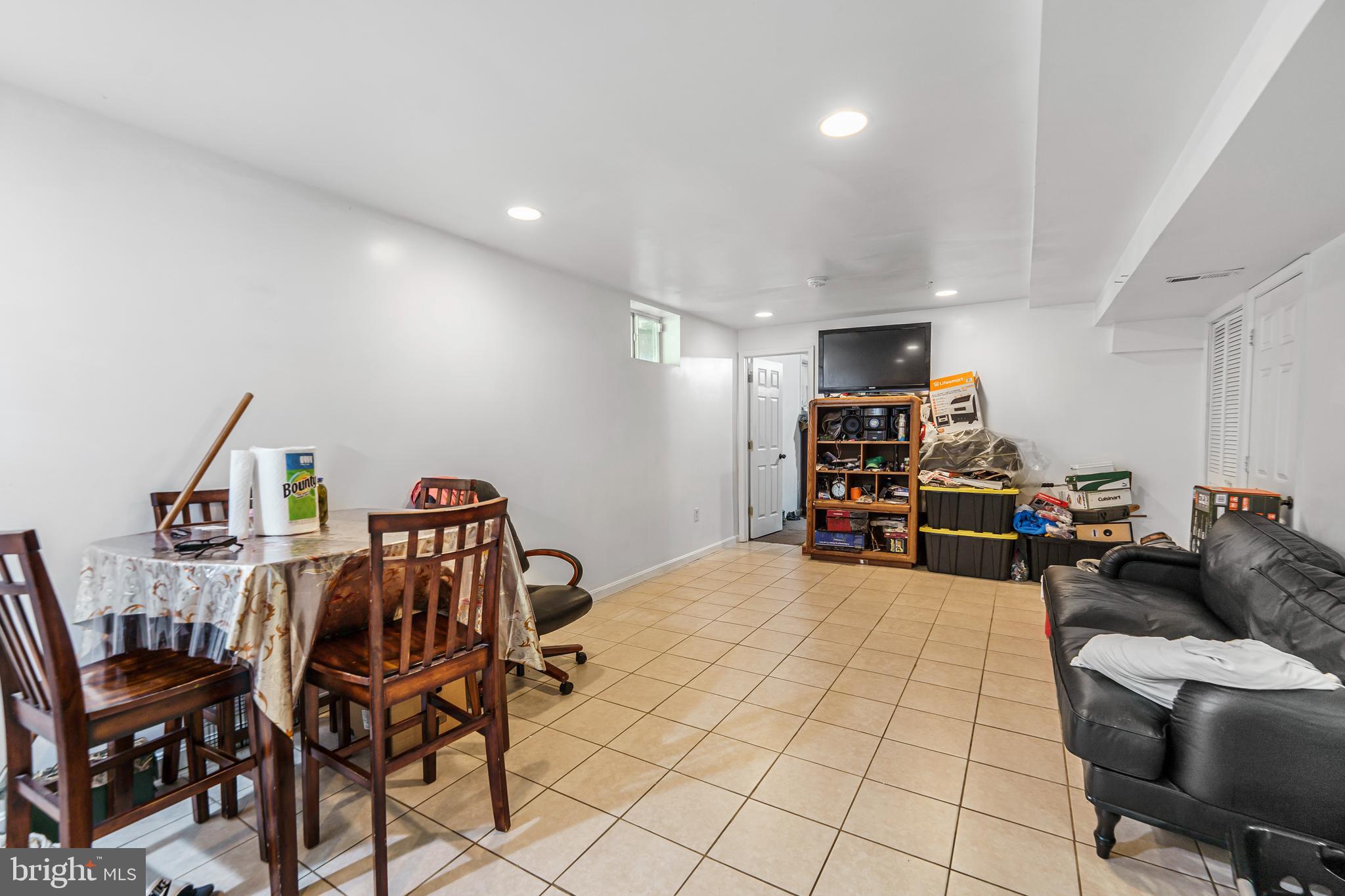2000 THYRRING COURT