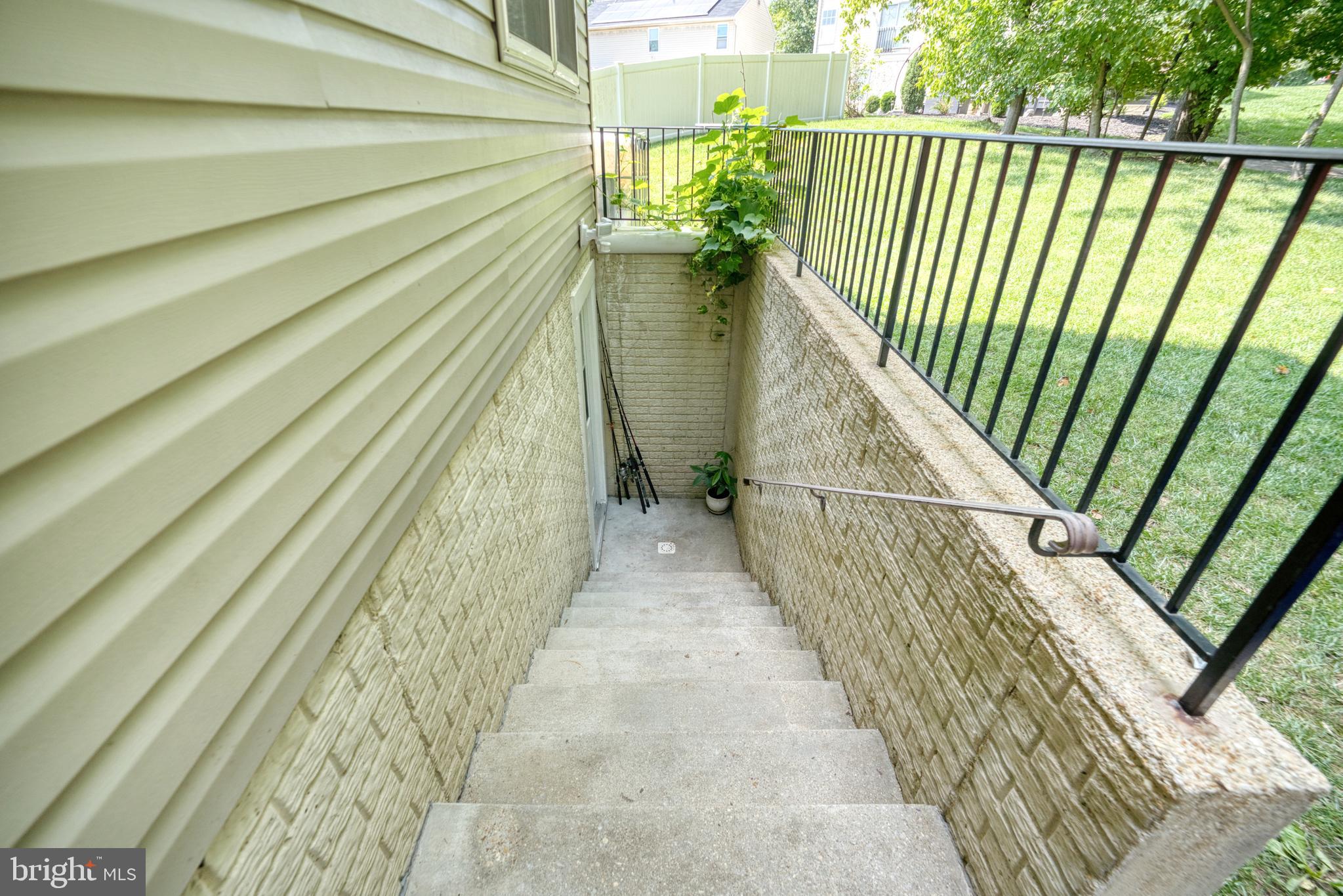 2000 THYRRING COURT