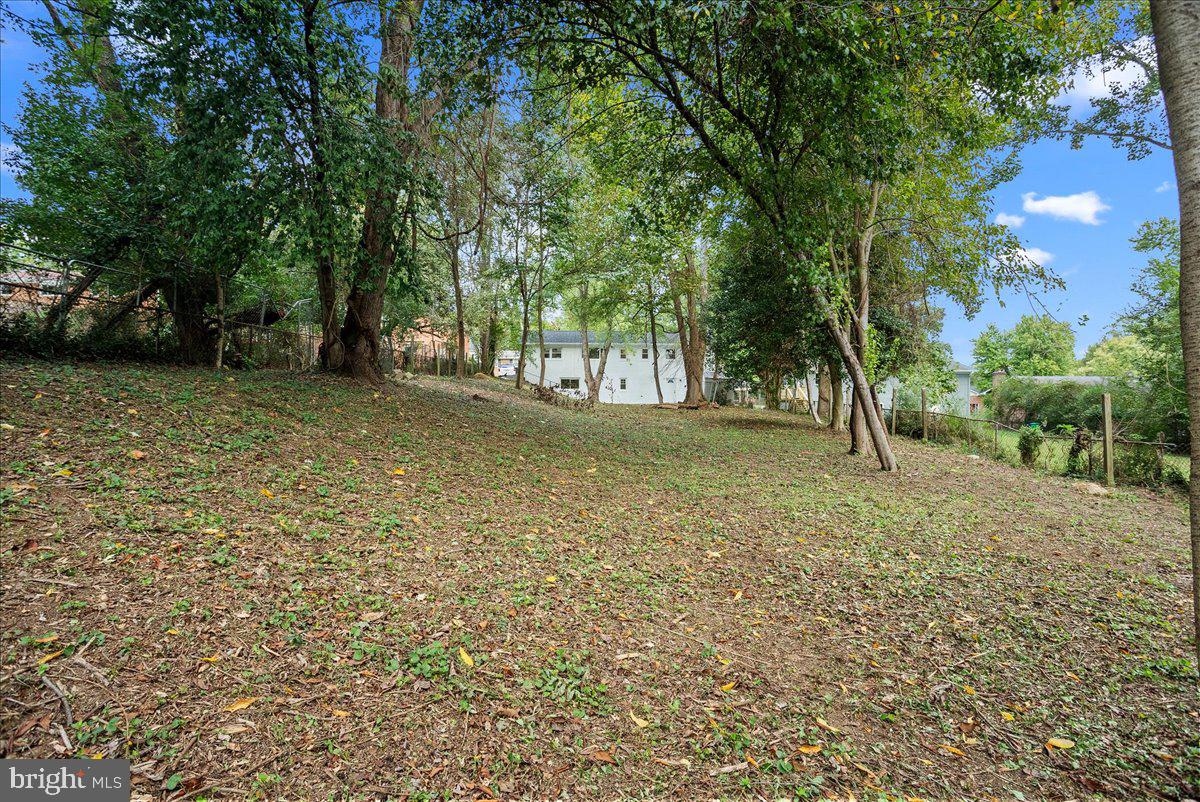 6923 BRIARCLIFF DRIVE