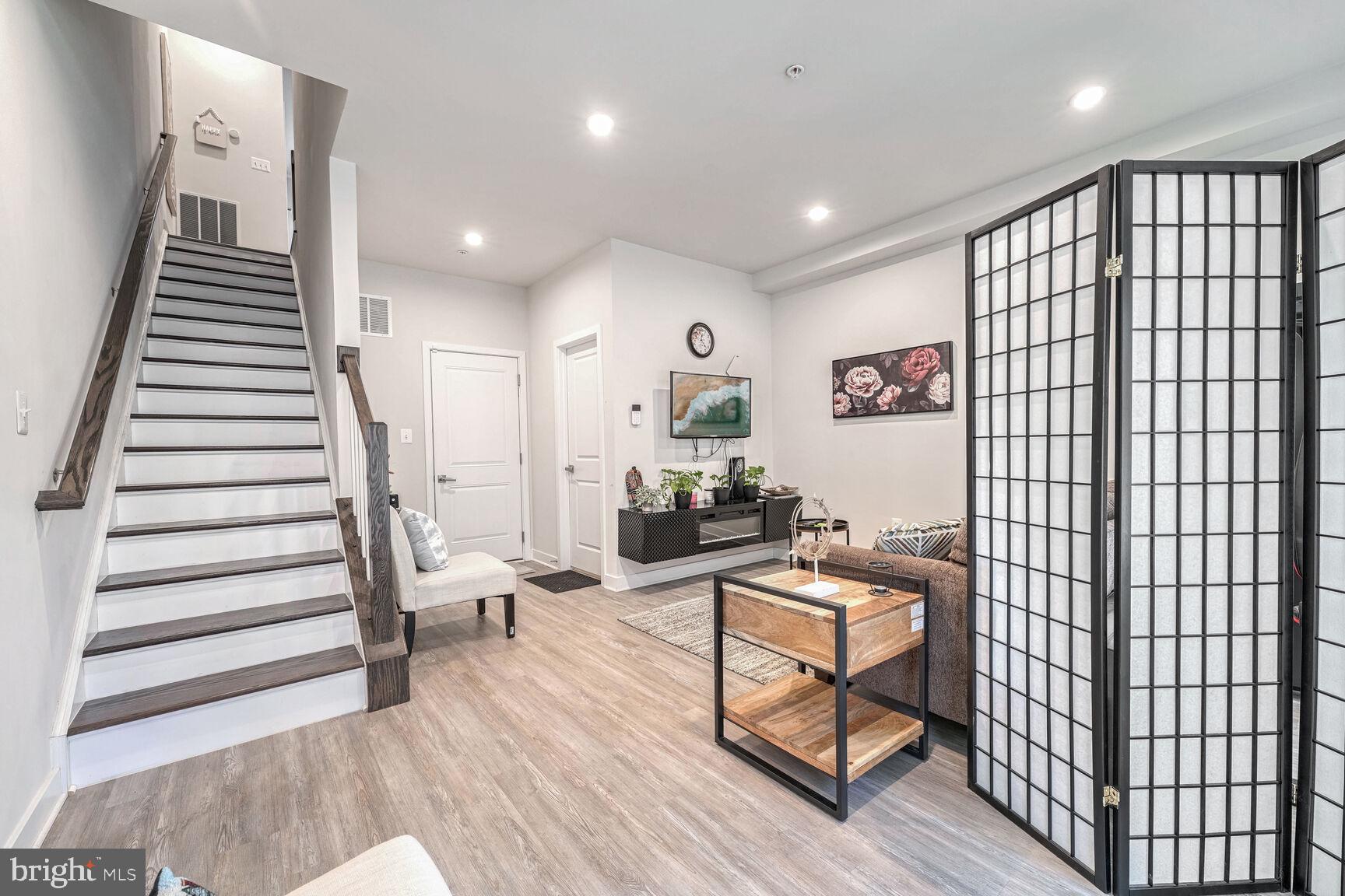 2843 EVANSGREEN DRIVE