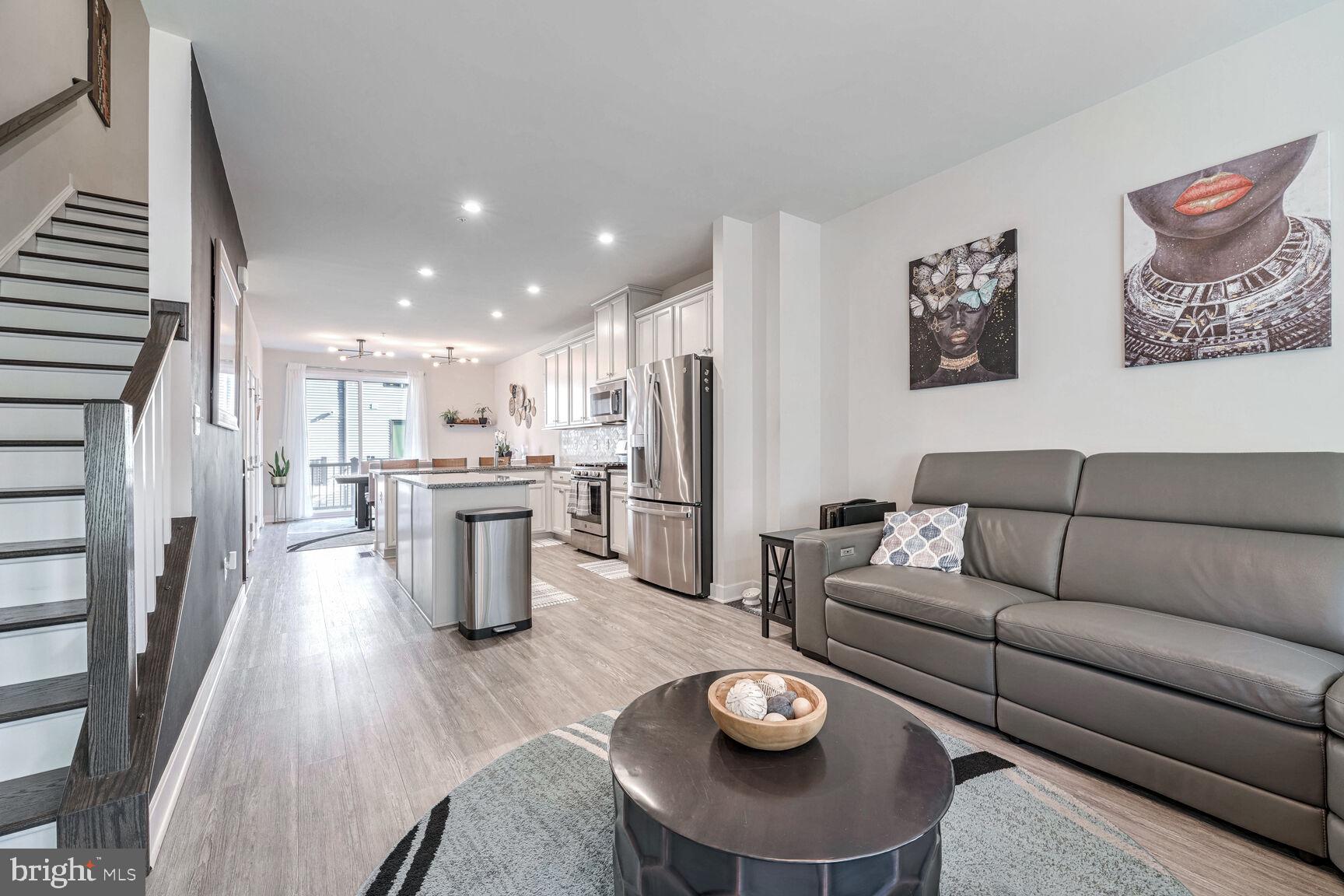 2843 EVANSGREEN DRIVE