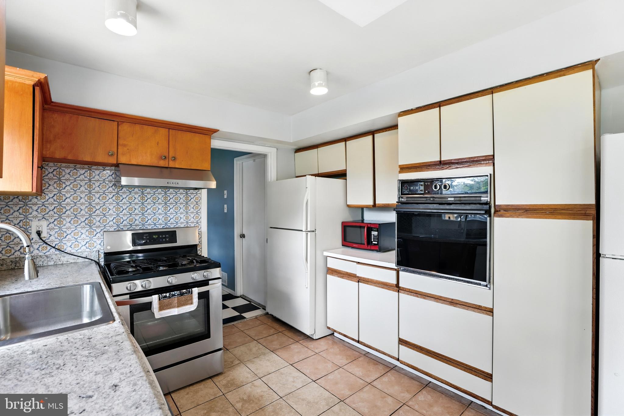 3502 MADONNA LANE
