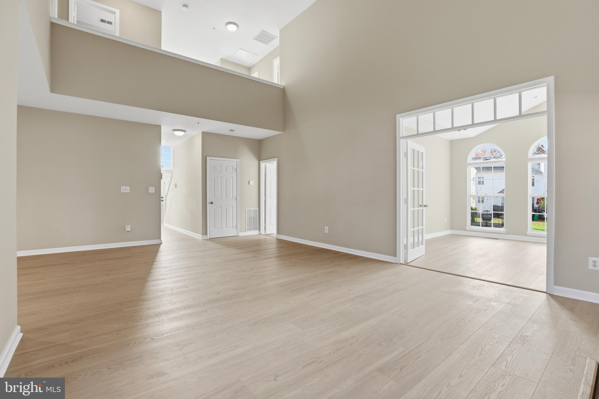 5704 LYNGATE COURT