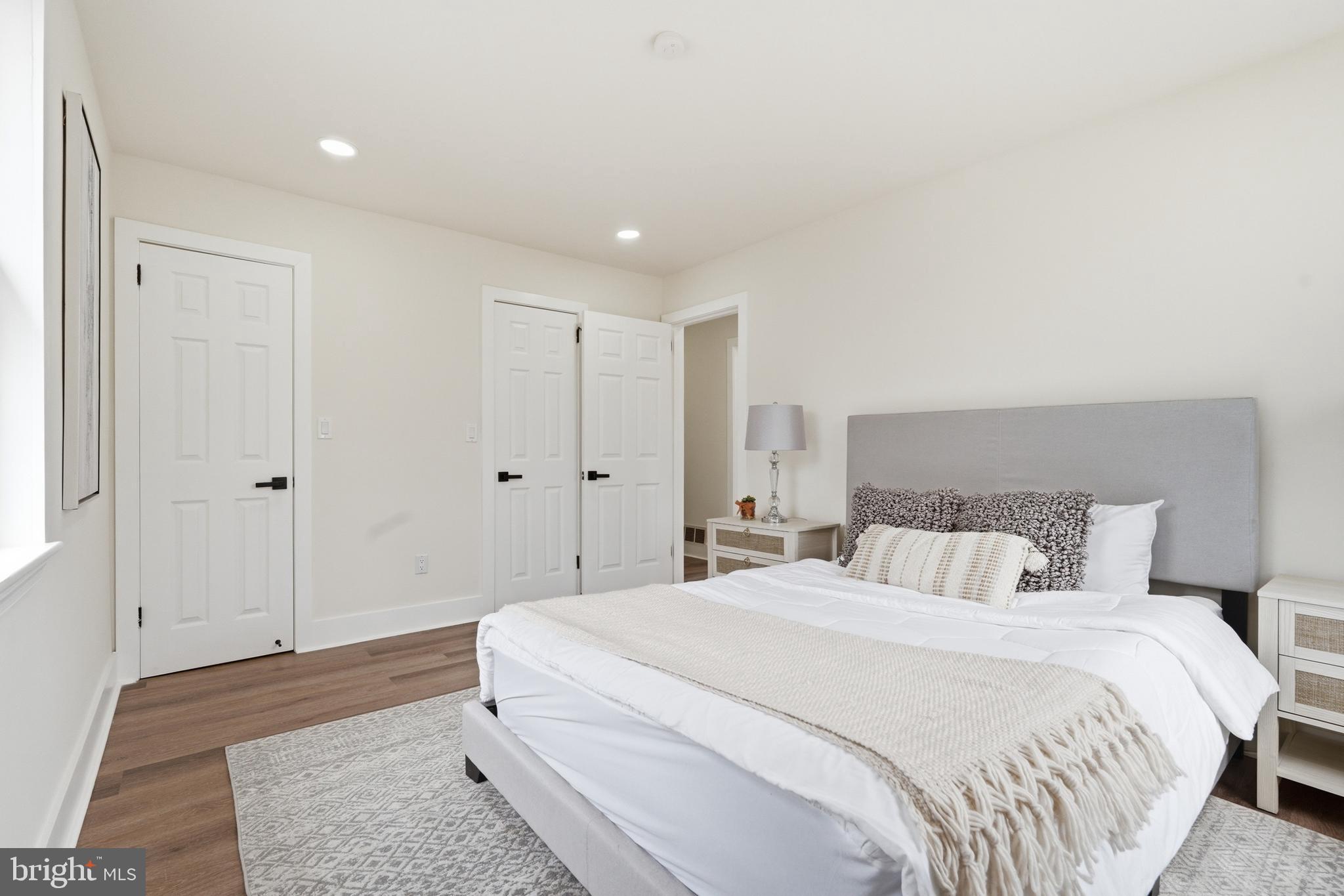 5621 HAWTHORNE STREET