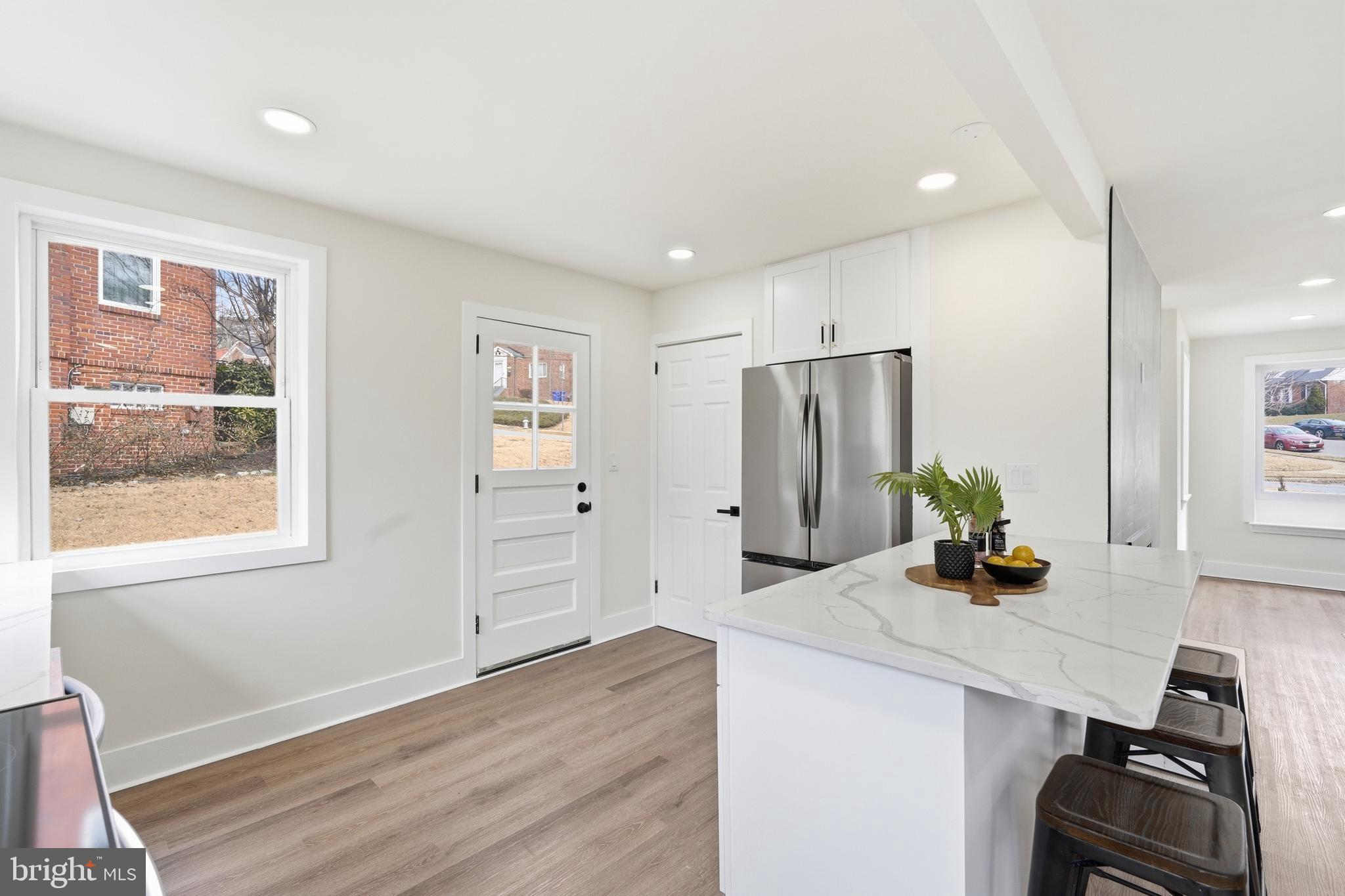 5621 HAWTHORNE STREET