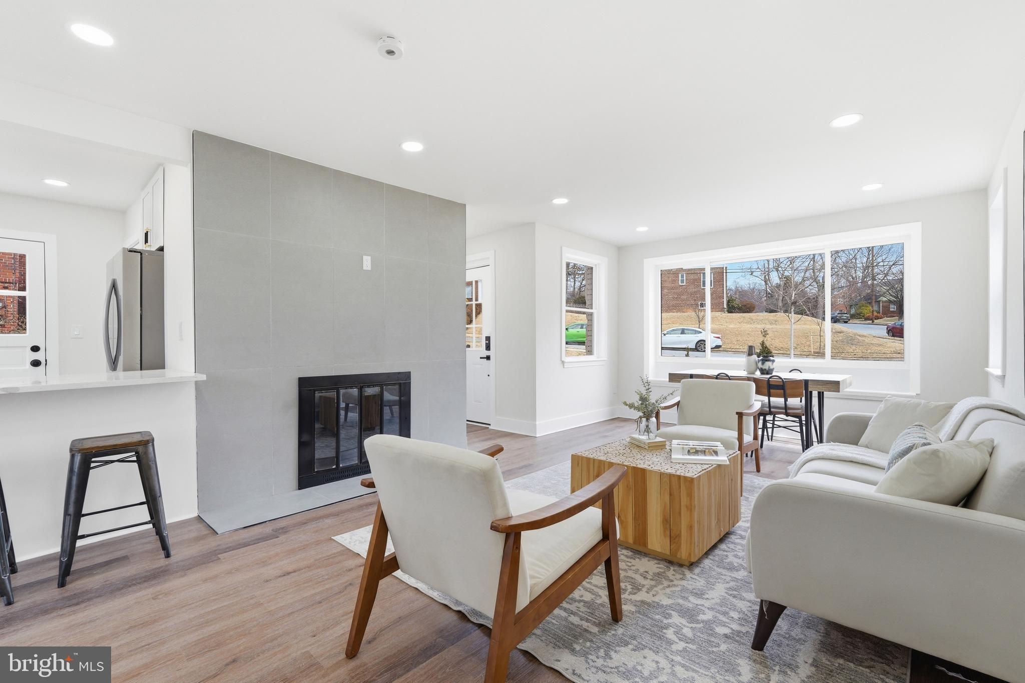 5621 HAWTHORNE STREET