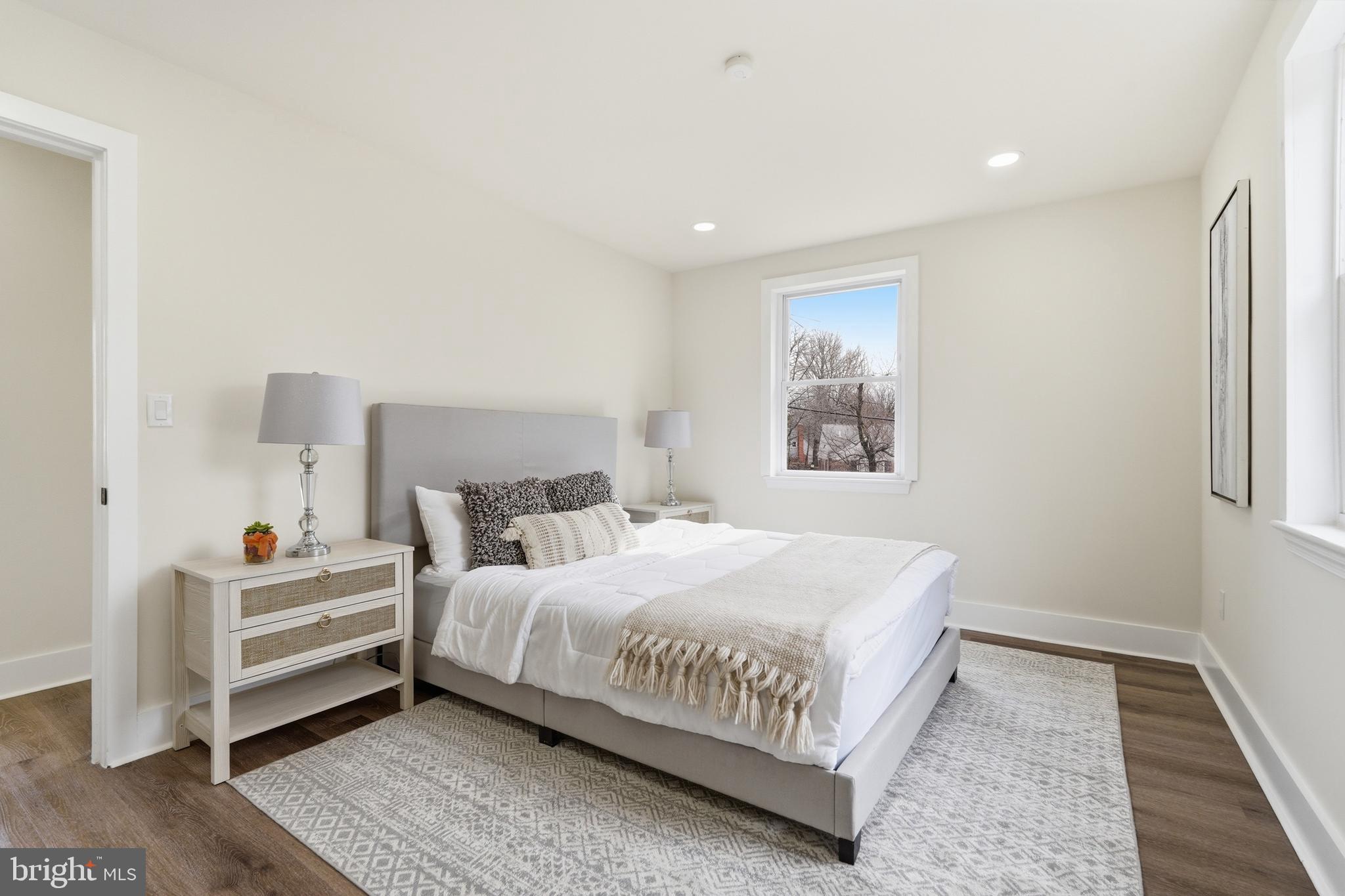 5621 HAWTHORNE STREET